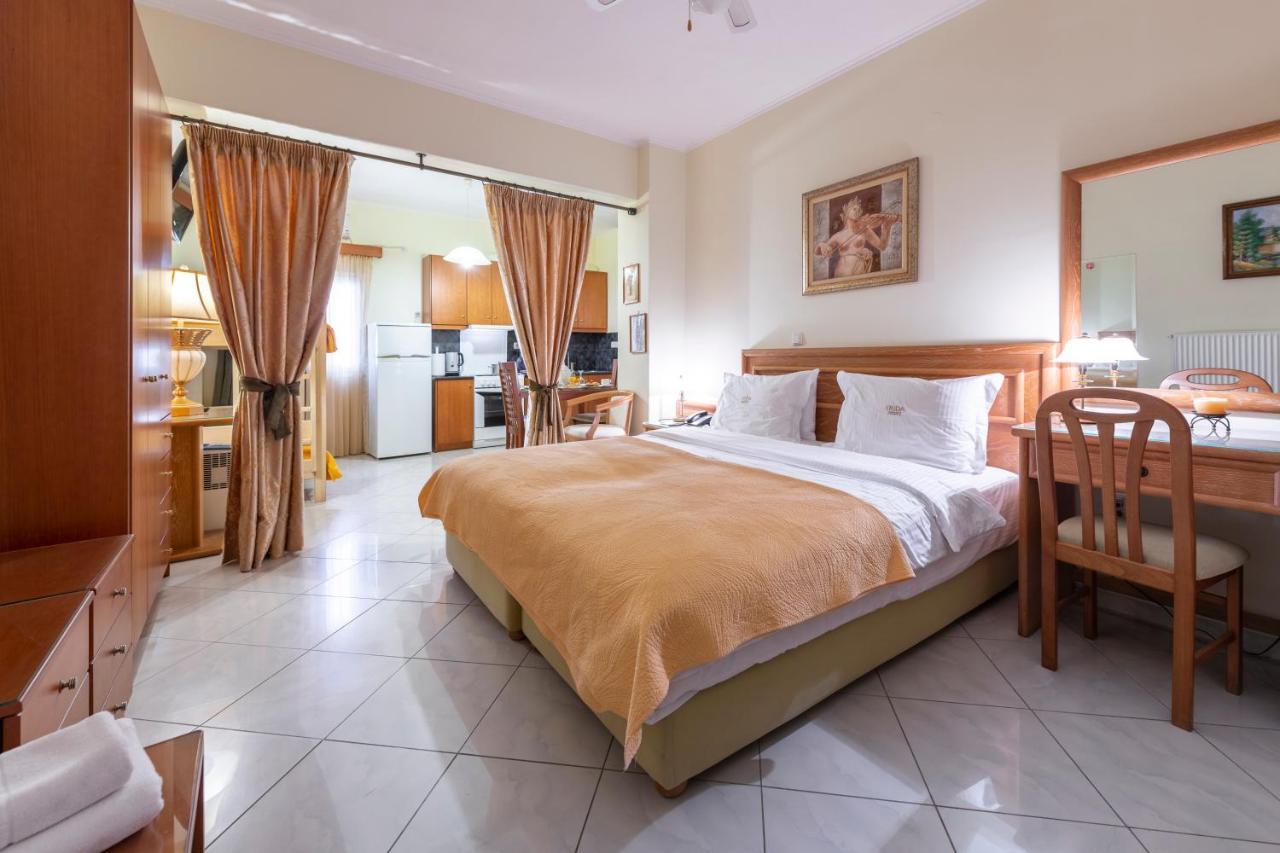 Irida Beach Resort Suites Kyparissia Exterior photo