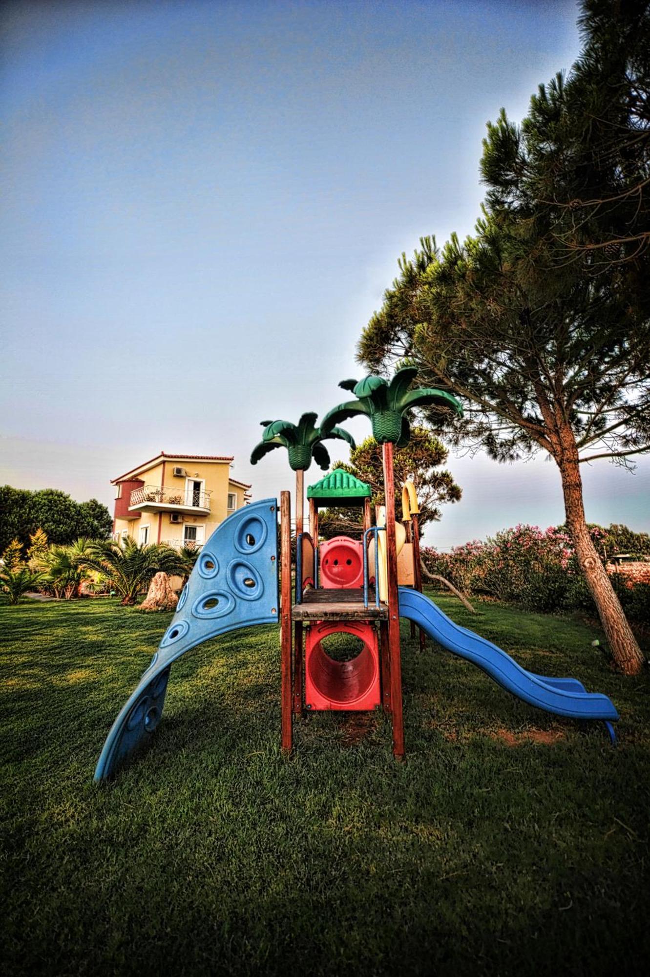 Irida Beach Resort Suites Kyparissia Exterior photo